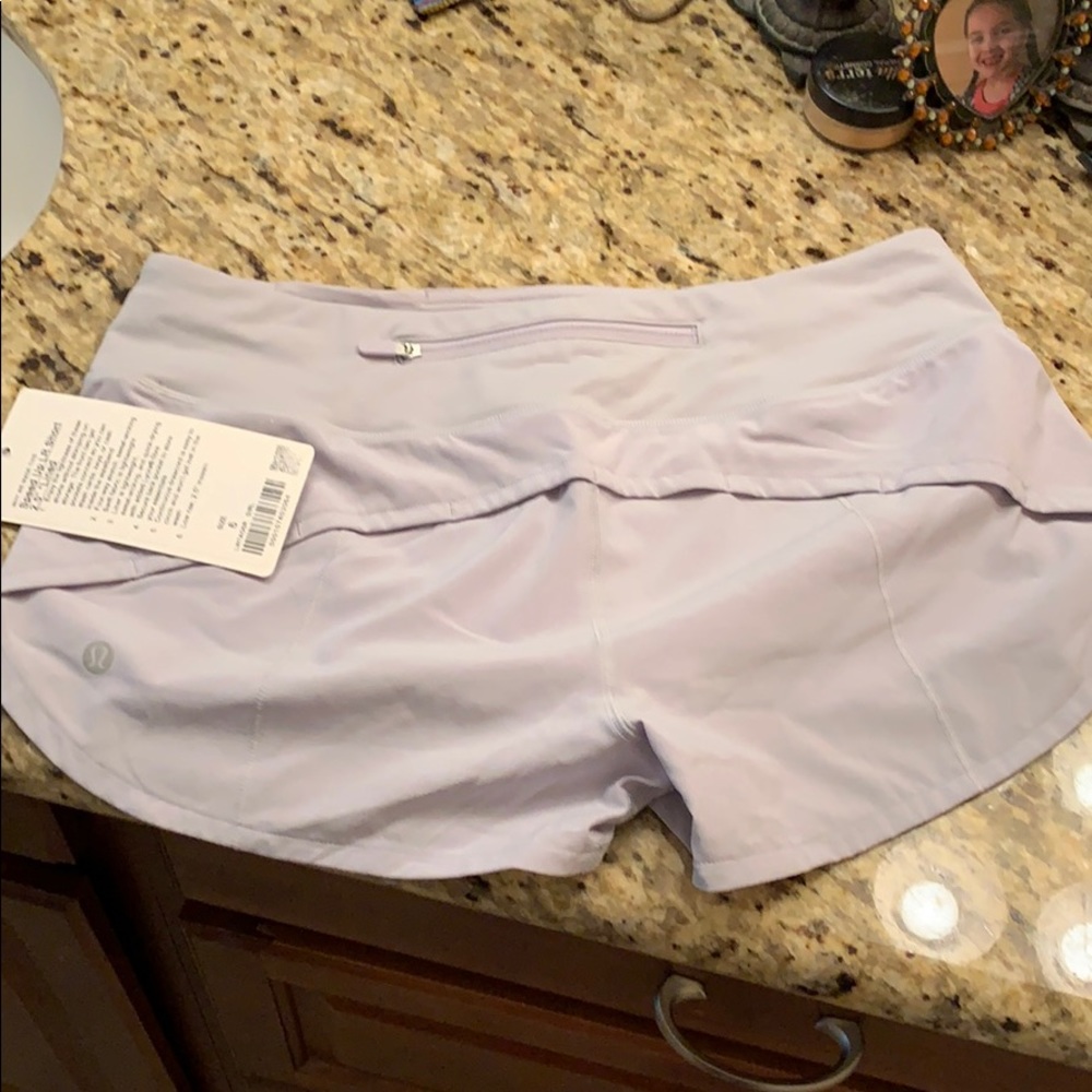 LULULEMON SPEED UP SHORTS